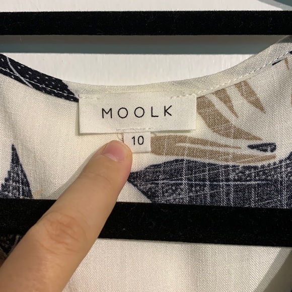 🌟Host pick 🌟 Moolk ‘breastfeeding friendly’ nursing dress - Picture 2 of 5